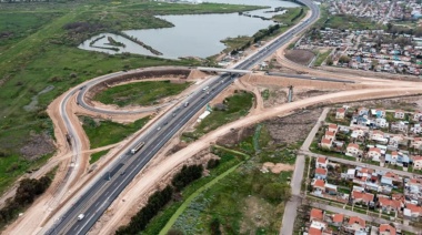 Municipalidad y UNLP insisten en priorizar la reactivación de la obra de la bajada de la autopista en 520