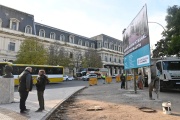 Restricciones de estacionamiento en plaza San Martín por obras de remodelación