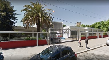Robo armado a estudiantes en escuela de 13 y 69