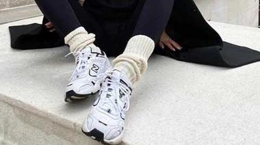 Nueva tendencia: medias arriba de los pantalones