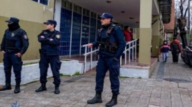Grave denuncia  a un subcomisario y oficial de una comisaría en Los Hornos