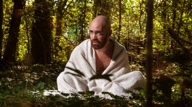 Agustín Dettbarn presenta el videoclip de su canción "Misshai Sharem"