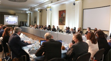 El Consejo Federal de Salud recomendó “continuar con el uso obligatorio de barbijo”