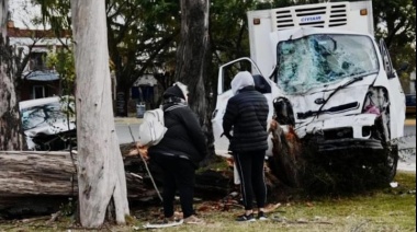 Choque múltiple en la rotonda de 120 y 32