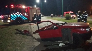 Impactante choque camino a Punta Lara: una mujer falleció y el auto quedó partido al medio