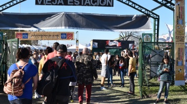 Celebrar los manjares bonaerenses: torta frita gigante y miel para disfrutar en otoño