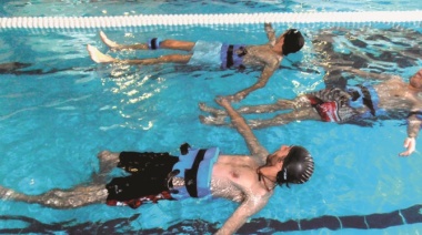 Terapia Acuática: Un área de la kinesiología poco conocida pero de efectividad comprobada para tratar diversas patologías