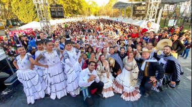 La Plata celebró la cultura paraguaya con comidas típicas, danzas y música