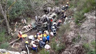 Cuatro soldados muertos y al menos 18 heridos al desbarrancar un camión del ejército