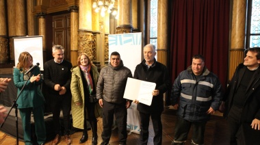 Alak encabezó un acto de reparación de legajos de trabajadores municipales desaparecidos