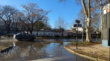 Barrio Hipódromo: Más de dos meses de desperdicio de agua potable
