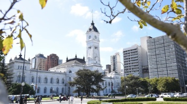Empleados municipales exigen a Alak un reajuste salarial inmediato
