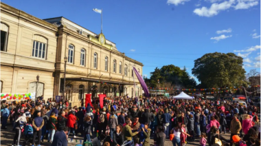 Llega una nueva edición de la Noche de las Ferias en La Plata: Descuentos y cultura