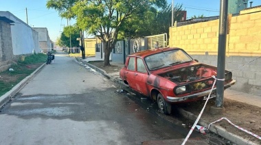 Le incendiaron el auto y cuando salió a apagar las llamas la asesinaron de tres tiros