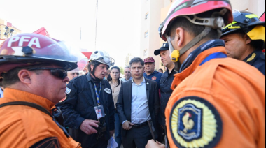 Axel Kicillof supervisa el operativo de rescate en el hotel derrumbado