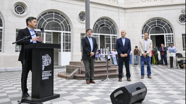 Kicillof inauguró la puesta en valor de la Escuela Normal 1