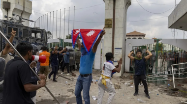 Renuncia el premier de Nepal en medio de un levantamiento social que lleva al menos 19 muertos