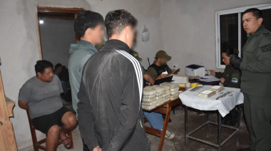 Cinco detenidos en allanamientos por el cargamento de cocaína en una avioneta de una organización trasnacional