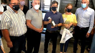 El Gobernador de la Provincia y su ministro de Salud visitaron el Centro de Vacunación de la UTN