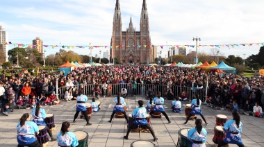 La cultura japonesa convocó a una multitud en Plaza Moreno