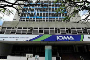 Denuncian graves deficiencias administrativas en IOMA La Plata
