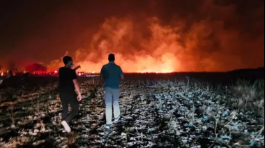 Viento Zonda desató 22 focos de incendio y obligó evacuaciones en la capital