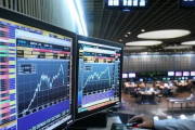 Lunes negro para los mercados: las acciones argentinas se desploman hasta 20%, escala el dólar y el riesgo país