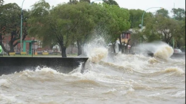 Viento fuerte y crecida del río ponen en alerta a La Plata y la zona costera