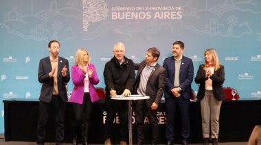 Alak participó de la firma del segundo pago del Fondo de Fortalecimiento Fiscal Municipal