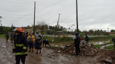 Mientras el oficialismo celebra “0 evacuados”, inician colectas para vecinos que perdieron todo en La Plata