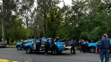 En un operativo relámpago, secuestraron decenas de motos que corrían picadas en el bosque