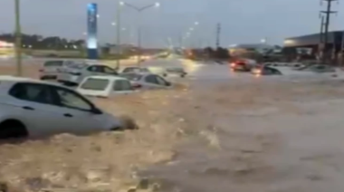 Inundaciones y caos en Bahía Blanca: más de 40 familias evacuadas