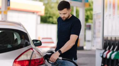 Habilitarán el autodespacho de combustible en Argentina