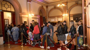 Próximamente en el Teatro Municipal Coliseo Podestá: "La última sesión de Freud" y "Un gran hombre"