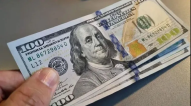 El dólar tuvo una fuerte caída y perforó los $1.200 luego de la subida del lunes