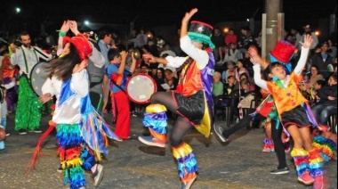 Convocan a murgas y comparsas para desfilar en los Carnavales