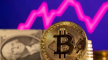 Bitcoin marcó un nuevo récord histórico y se desplomó a continuación
