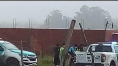 Murió electrocutado en el intento de manipular cables en un poste