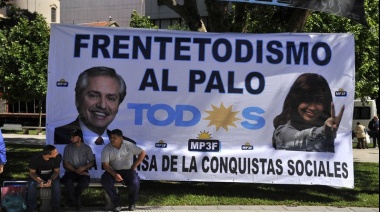 Comienzan a llegar militantes a Plaza de Mayo para participar del acto por el Día de la Militancia