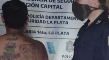 Se hacía pasar por policía para conseguir droga