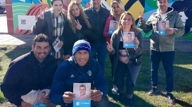 Arias recorrió barrios del oeste y el sur platense, y afirmó: “Para Julio Garro la periferia no existe”