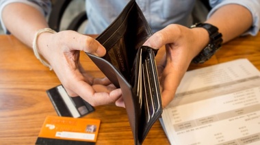 Los salarios cayeron 23,9% en cuatro meses y se acercan al peor momento tras la convertibilidad
