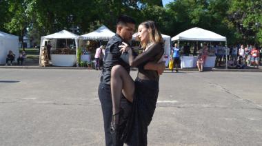 Durante el fin de semana se celebró el Día Nacional del Tango en la Feria Manos Platenses