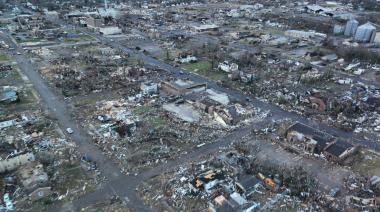 Tragedia: violentos tornados dejan al menos 94 muertos en Estados Unidos