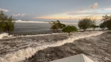 Alertas de tsunami en el mundo tras la erupción de un volcán submarino en Tonga