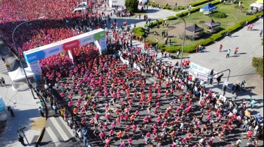 Marea roja: la maratón de la UNLP convocó a una multitud de atletas que colmaron las calles de la ciudad