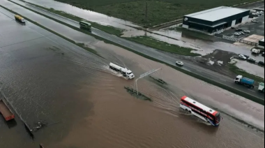 Colapsaron las rutas 8 y 9 por las intensas lluvias