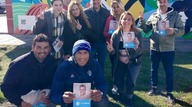 Arias recorrió barrios del oeste y el sur platense, y afirmó: “Para Julio Garro la periferia no existe”