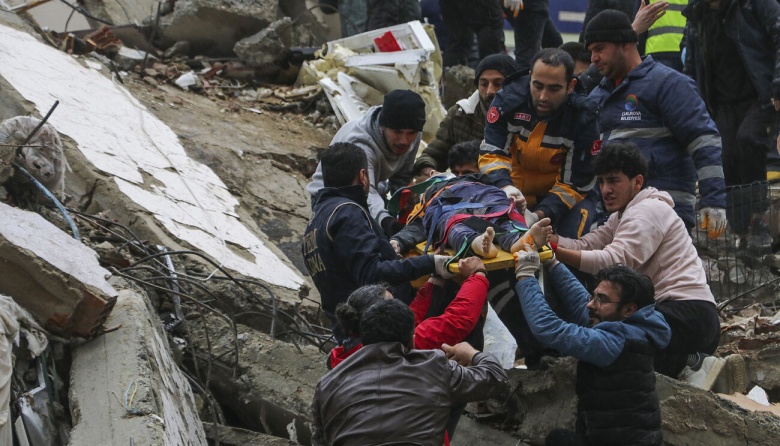 Ya son más de 33 mil los muertos por el sismo en Medio Oriente, aunque la ONU estima el doble