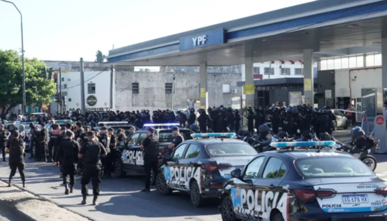 Crece la protesta policial en Santa Fe con sirenazos y cortes de calles